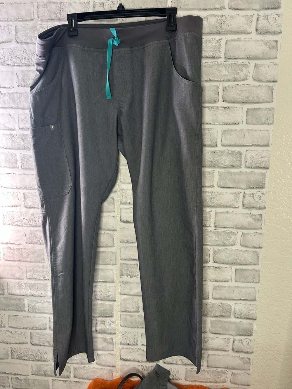 FIGS Technical Collection Gray Scrub Top and  Pants Set